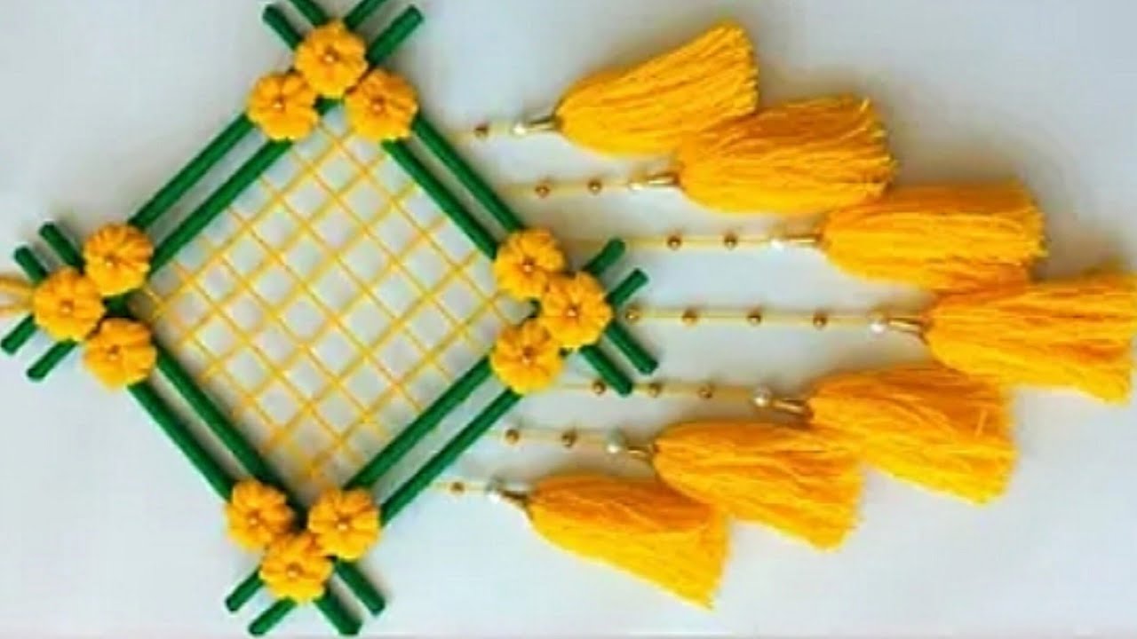 DIY Easy Woolen Flower Wall Hanging CraftIdeas Woolen Wall Hanging