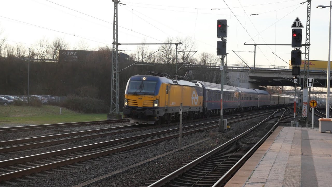 Züge in Düsseldorf Flughafen (FULL HD)