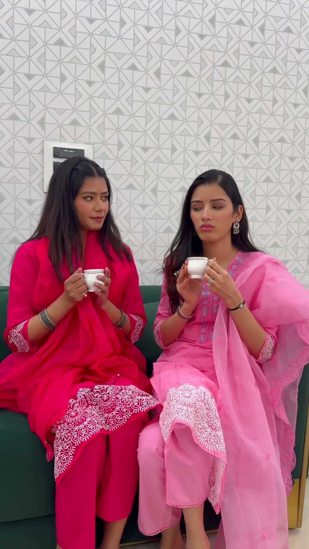 Chori Pakdi Gayi ? #funny #comedy #neetubisht #youtubeshorts #lakhaneet #trending