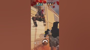 What happens when you 1v1 in siege 👍 #gaming #r6siege #r6hub #sixinvitational