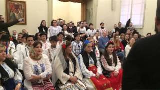 Romeni ortodossi, cattolici e protestanti cantano per Zuppi