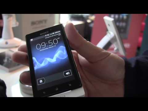 Sony Xperia Sola Hands On - Floating Touch Display Test at Droidcon 2012