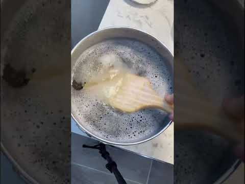 Video: Hoe om 'n borselhare borsel skoon te maak: 14 stappe (met foto's)