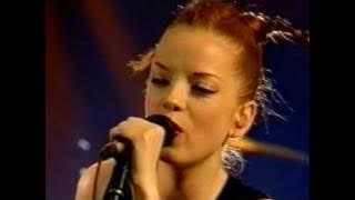 Garbage 'Special' and 'Keep Breathing' acoustic [Nulle Part Ailleurs, January 1999]