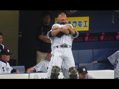 阪神タイガース2016/じゃれあうゴメスと鶴岡【試合前】（2016.8.12)