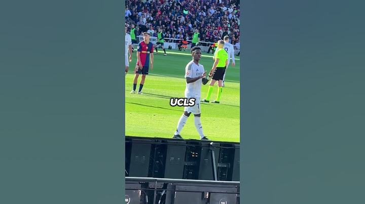 The most ridiculous moments in El Clasico. 💀🤣 Barça fan showed Vini a beach ball. 😭