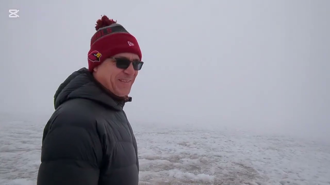 Туманное озеро Эри. По толстому льду с песком просто гуляем.