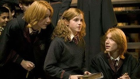 Learn the alphabet with the Weasley twins