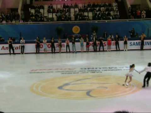 Skater's funny dancing - 2008 COC Gala Finale (Cam...