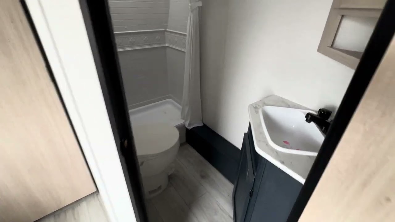 2025 FOREST RIVER AVENGER 25MKO