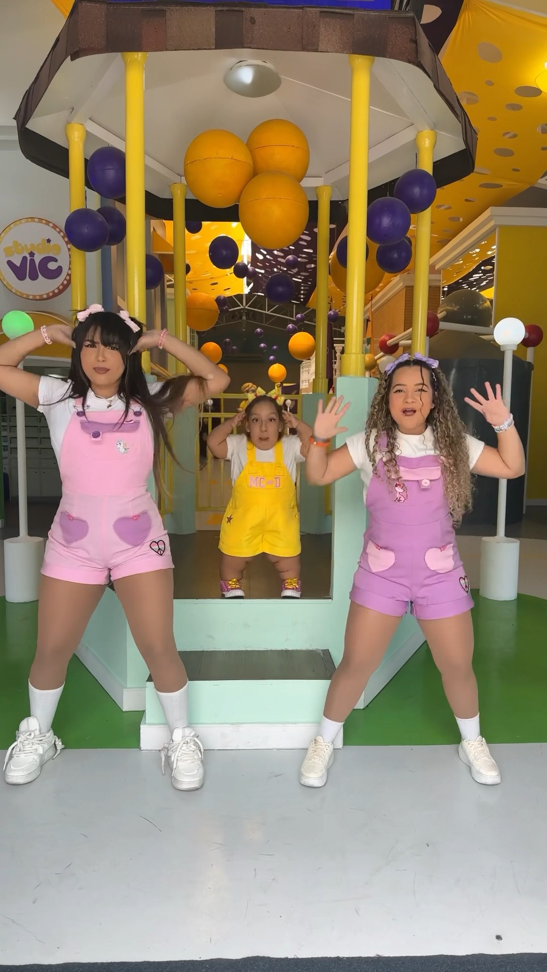 TIK TAKA com Kysha, Mine e MC Divertida | Dancinha Trend para crianças #shorts