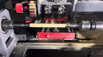 1530 7T CNC wood lathe uses turning and drilling tools to process wooden handles!