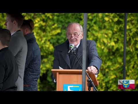 Złożenie ziemi z Gross- Rosen w Pomniku Poległym za Ojczyznę w Żabnie