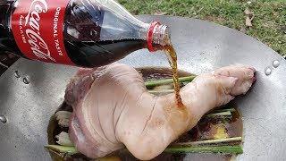 Delicious Roasted Pig Leg With Coca Cola / Pig Leg Cooking With Coca Cola