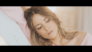 Miniatura de vídeo de "Sofia Ellar - Mundos...? (VideoClip Oficial)"
