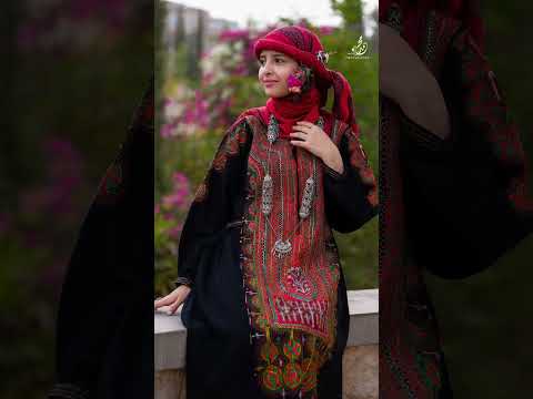 ماريا قحطان تعرض أزياء تعز التراثية