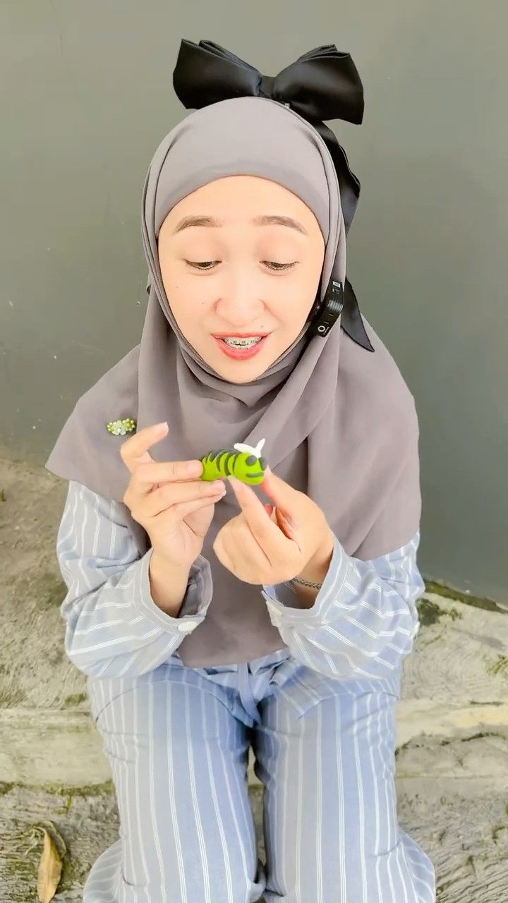 BUNDA DIJAH BUATIN AINUN ULET BULU MAINAN