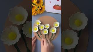 Spring is Here! Create Beautiful Daisies with Egg Cartons & Your Kids #diy #eggcarton #egg