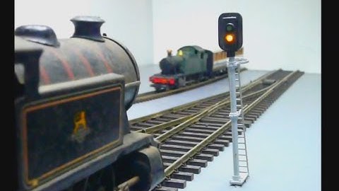 Model Rail UK - O Gauge Colour Light Fitting Instructions
