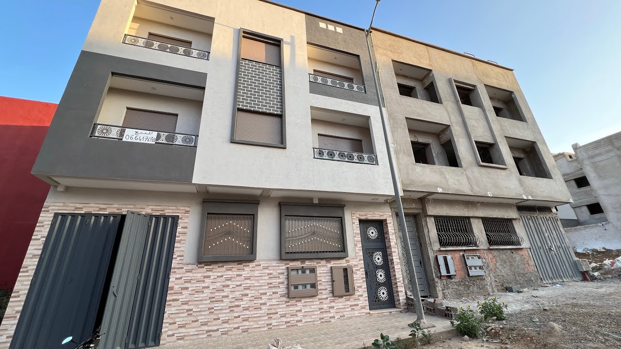 منزل 🏠 هوتة المساحة 100 متر مربع حد السوالم تتكون من ثلاثة طوابق تمن هوتة 126 مليون قابل للتفاوض 💯