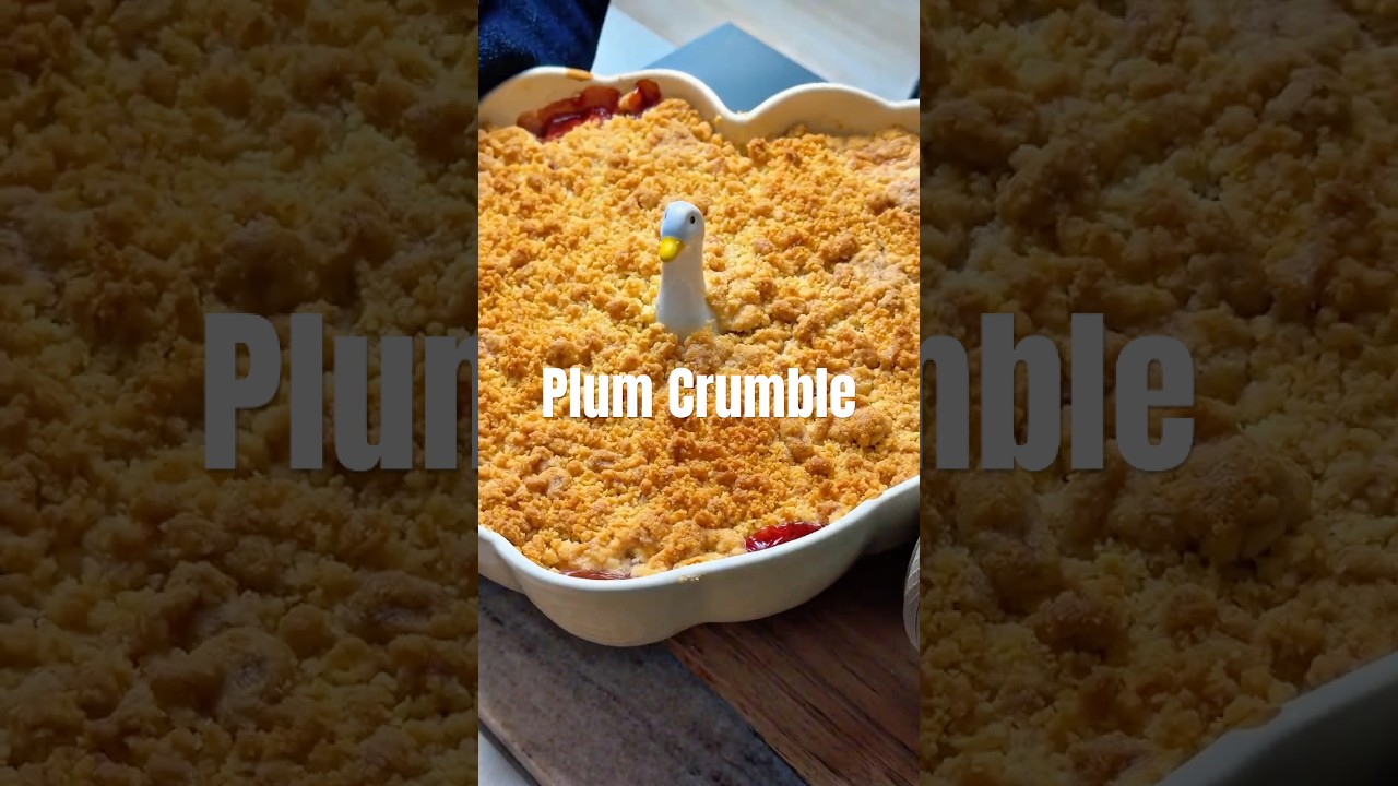 The Best Summer Dessert - Plum Crumble #PlumCrumble #EasyPlumCrumble #PlumDessert