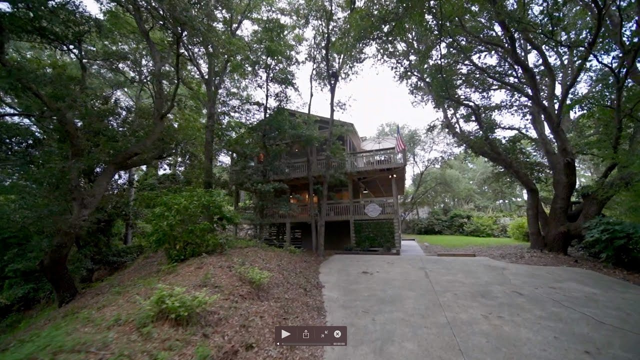 BeesNees GetAways The Treehouse