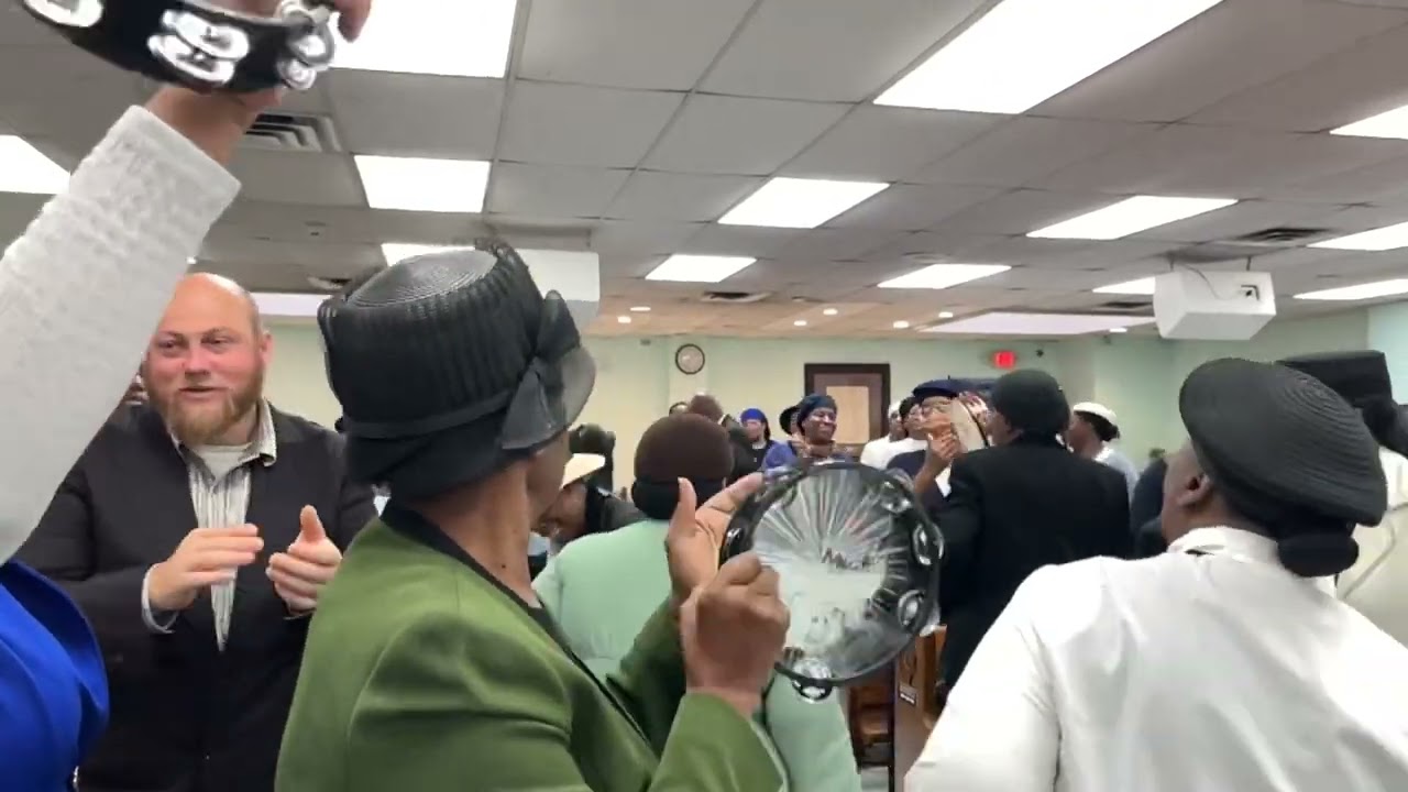 THE HOLY TEMPLE CHURCH, Sun. Morn. God is Good to me.