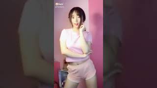 Gái Xinh Khoe Hàng Trên Bigo