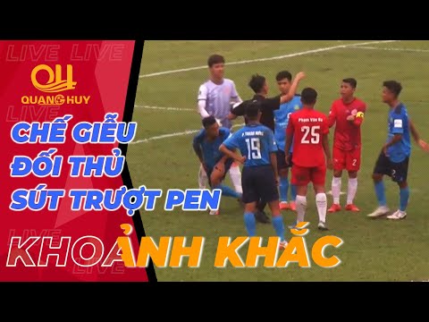 Cầu thủ Kon Tum phản ứng trọng tài, chế giễu đối thủ trượt penalty và cái kết... | BLV Quang Huy