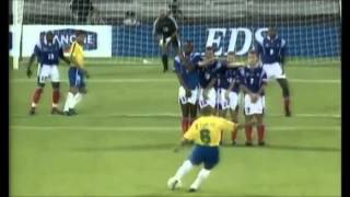 Roberto Carlos - The Banana: Best Football Free Kick Goal Ever Scored (Brazil vs France) screenshot 4