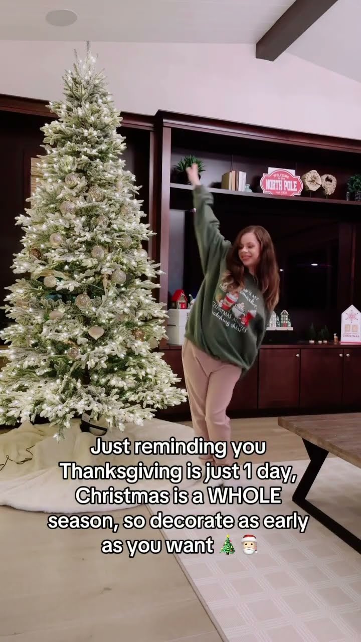 Studies Say People Who Decorate For Christmas Early Are Happier Studies Say People Who Decorate For Christmas Early Are Happier