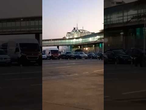 Chanel دعواتكم انني في طريقي الى المغرب الحبيبه بلدي الام