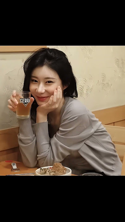 When you caught your daughters drinking #ITZY #CHAERYEONG #CHAEYEON
