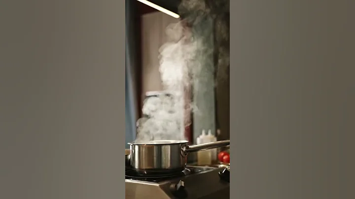 Boiling Water 💧💦💧 Steam coming out