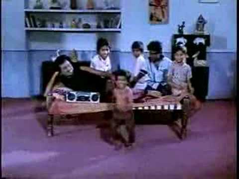 indian-kid-dancing