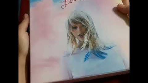 Unboxing: Taylor Swift Lover Box Set