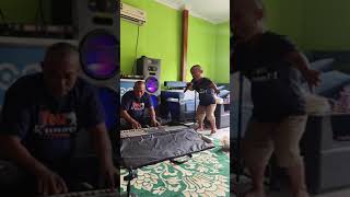 si acil nyanyi kopi dangdut