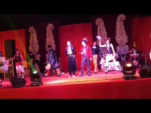 Aisi deewanagii-Supriya live @Agra