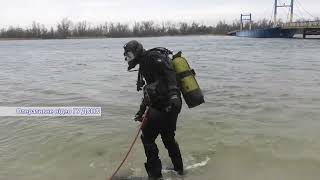 Водолази ДСНС Херсонщини обстежують дно Дніпра, щоб запобігти травмування людей  на Водохреща