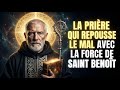 Découvrez l'incroyable prière révélée pour chasser le mal avec Saint Benoît, le puissant protect...