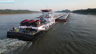 Z Drive Towboat Jerry Jarrett Meets the Emily Davis at Tower Rock, Grand Tower Illinois