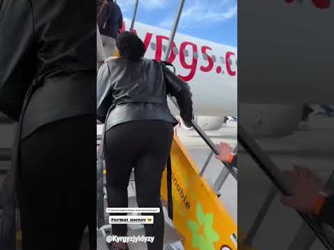 Нурлан Насип окул атасы Урмат Усенов менен Парижде