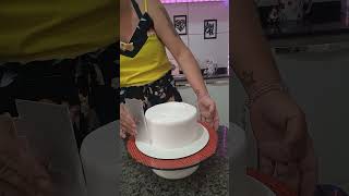 Como Decorar Bolo Em Chantily