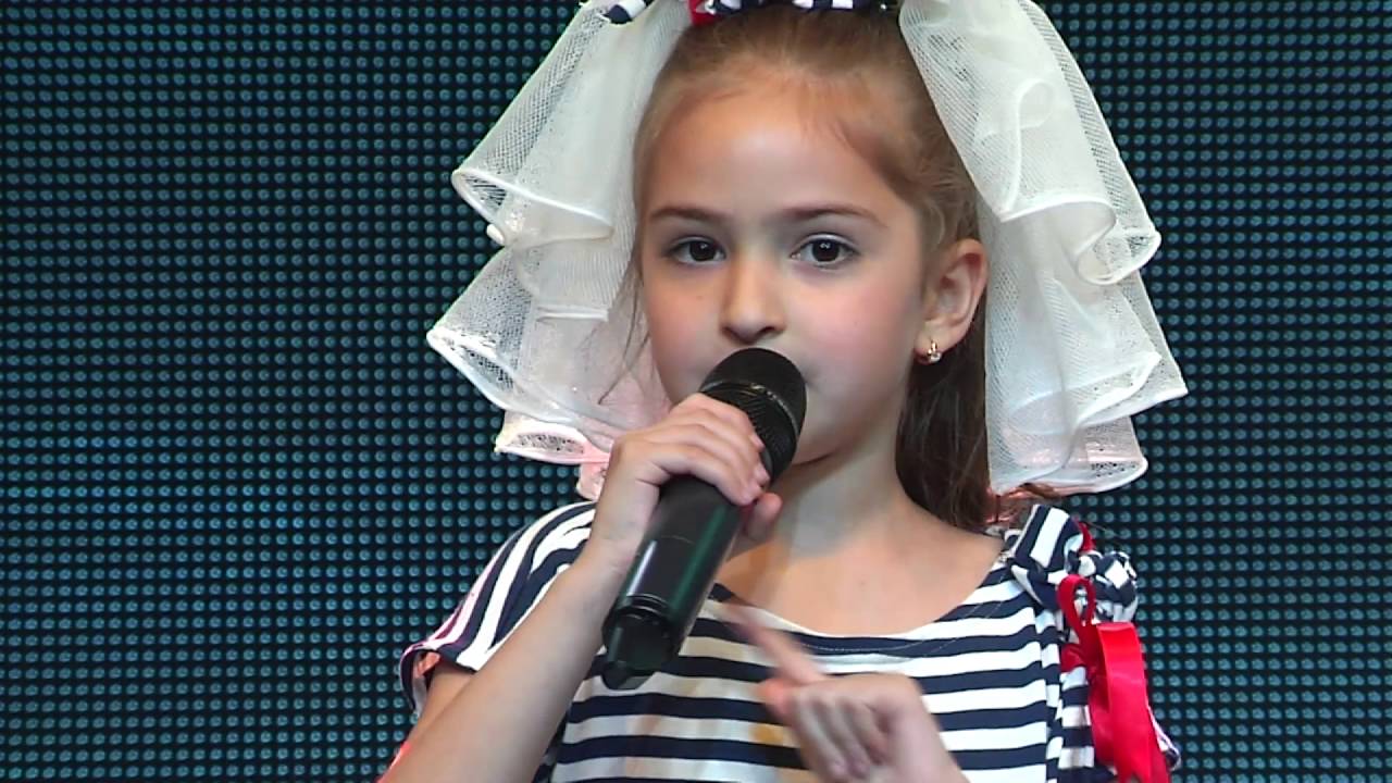 Maggie Polyakov "Шаланды полные кефали" adlı videoyu YouTube'da izle Maggie Polyakov "Шаланды полные кефали" adlı videoyu YouTube'da izle
