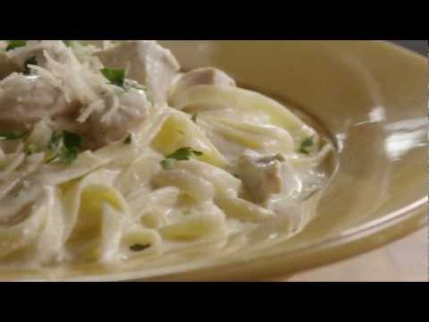 How To Make Chicken Alfredo With Fettuccini Noodles-11-08-2015