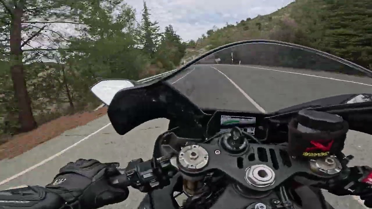 Yamaha R1 On-Board Akrapovic Crossplane Sound