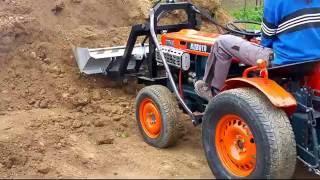 Kubota B7000 frontloader