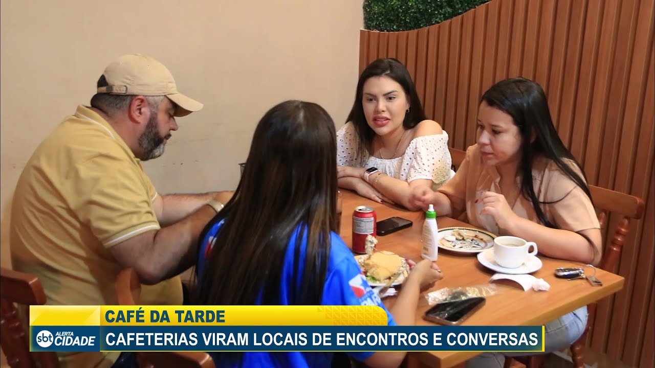 CAFÉ DA TARDE: CAFETERIAS VIRAM LOCAIS DE ENCONTROS E CONVERSAS