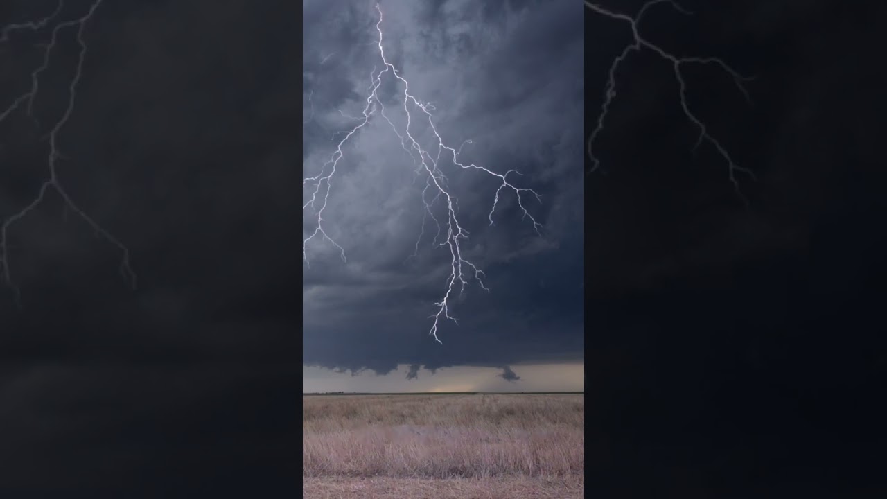 An all-out lightning assault on the Colorado prairie from this supercell storm! BIG thunder cracks!