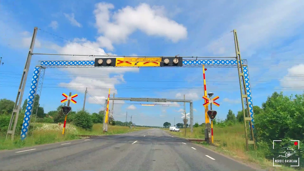 Heading to Helsingborg under the blue sky || Nordic Dashcam